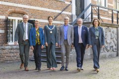 Burgemeester, wethouders en gemeentesecretaris voor het Oude Stadhuis