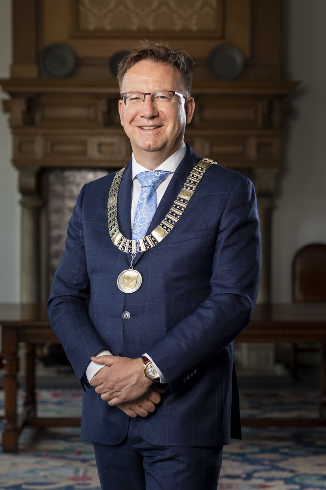 Burgemeester Patrick van Domburg